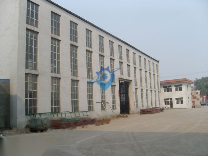 出租独门独院占地12亩车间4200平，有环评